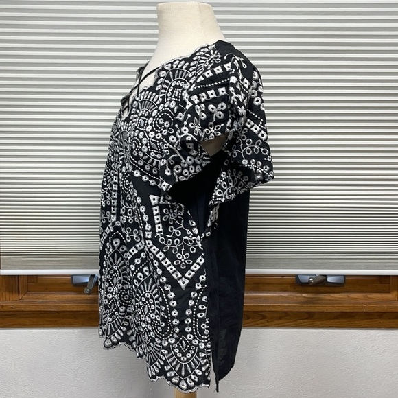 Laundry by Shelli Segal Black White Embroidered Eyelet Flutter Sleeve Top - Picture 6 of 8